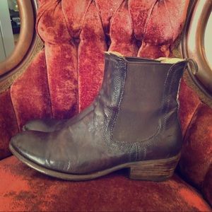 Frye - Chelsea ankle boot